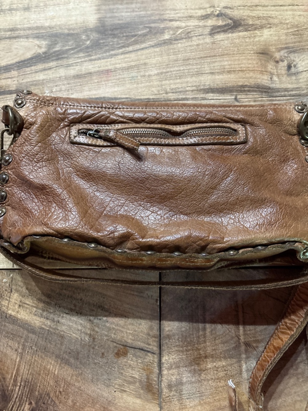 Wilson’s Leather Vintage studded crossbody purse - Picture 6 of 8